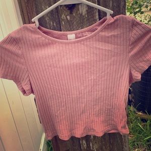 Cute light pink trendy crop top🏝